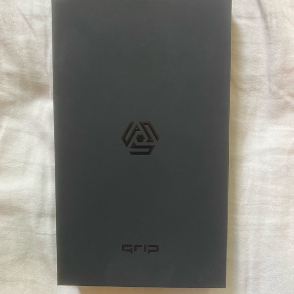 D brand 12 iPhone case - Picture 4 of 5